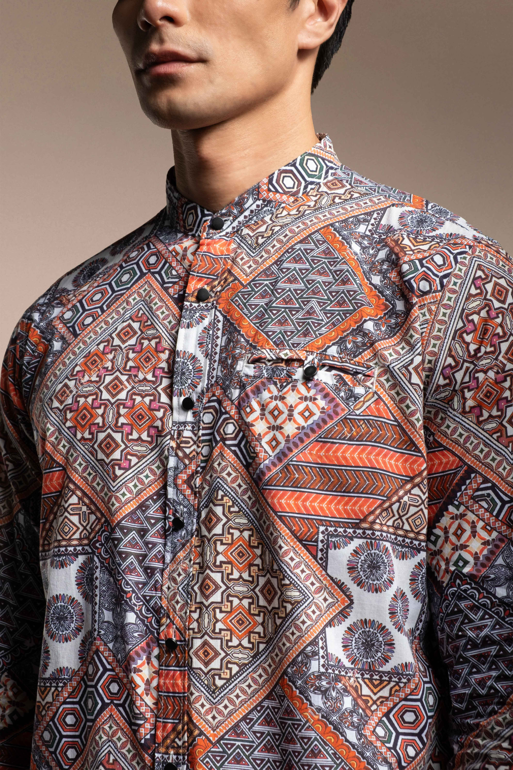 Man wearing a Onésimus Men's Casual Shirts in Pure Cotton on a neutral background